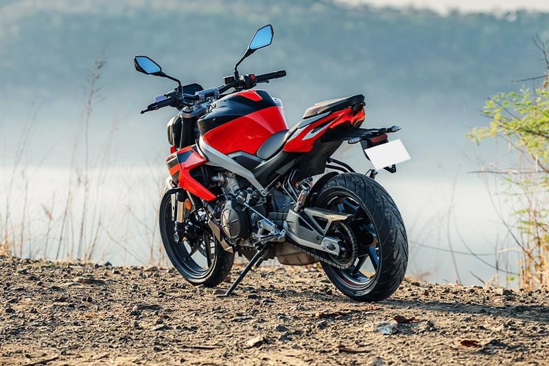 Aprilia Tuono 457