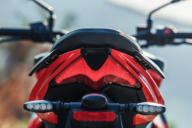 Aprilia Tuono 457