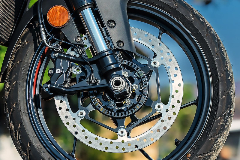 Aprilia Tuono 457