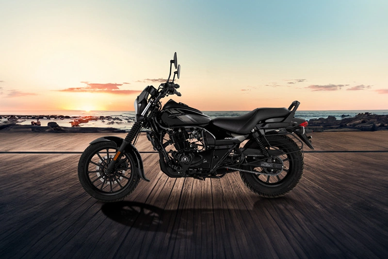 Bajaj Avenger 220 Street