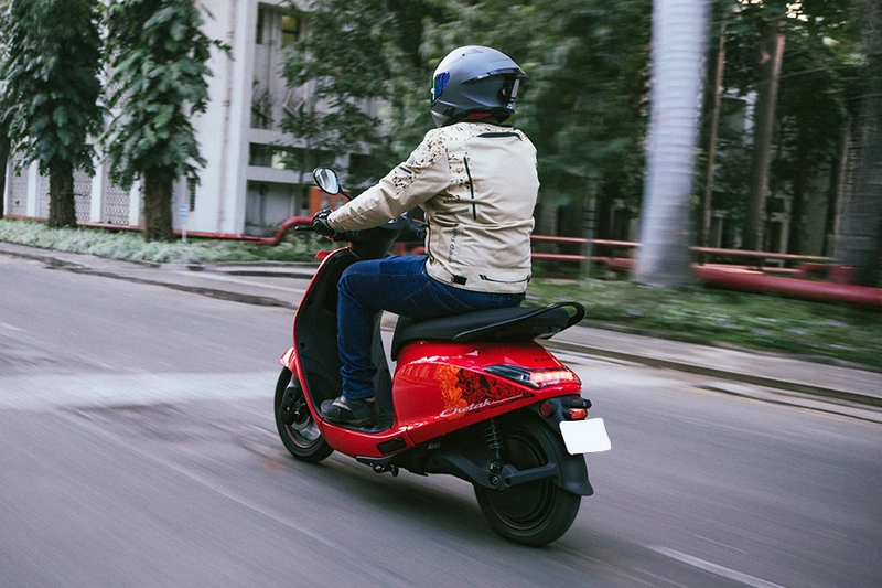 Bajaj Chetak C2501