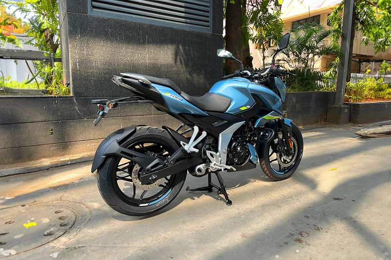 Bajaj Pulsar N160