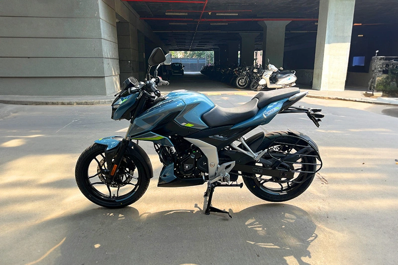 Bajaj Pulsar N160