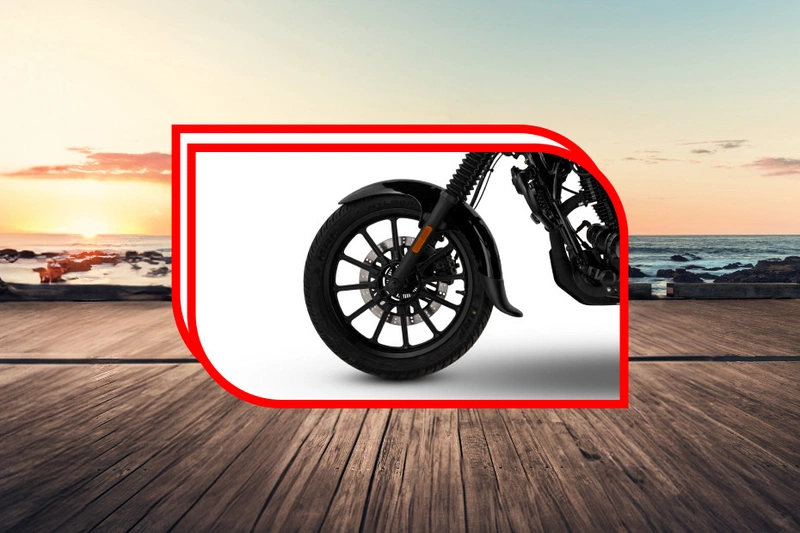 Bajaj Avenger 220 Street