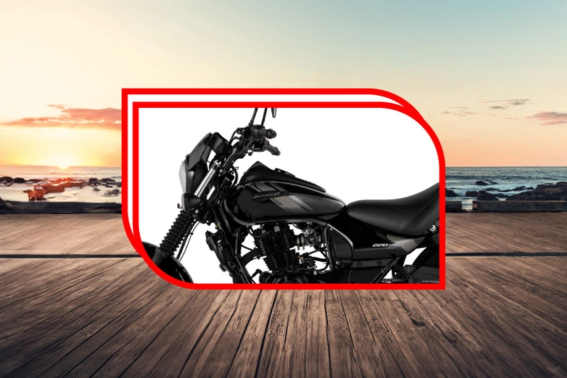 Bajaj Avenger 220 Street