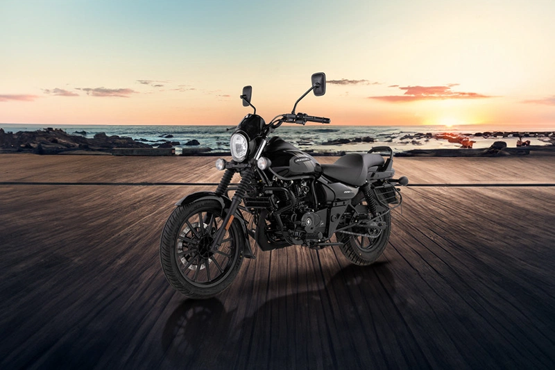 Bajaj Avenger 220 Street
