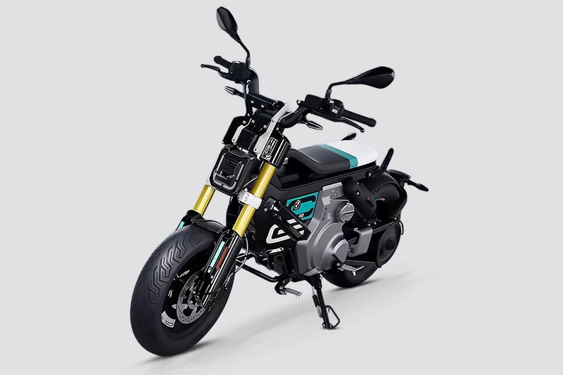 BMW CE 02