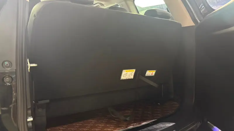 Z8 S boot space with third row in use