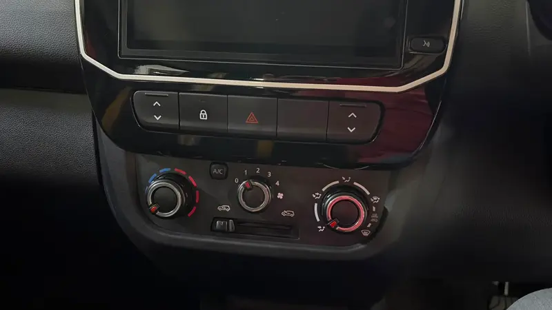 manual air conditioning with heater - 4-speed / 5-mode