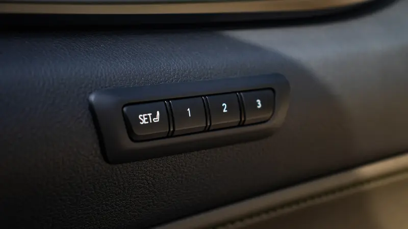 350h AWD Memory seat buttons