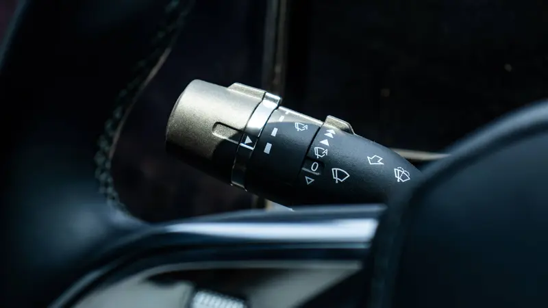Windscreen wiper control stalk