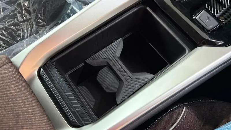 Adventure central console storage