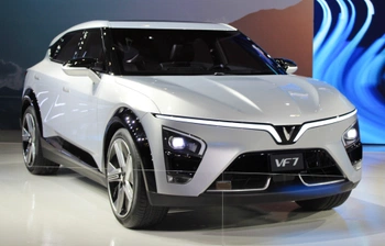 VinFast VF7
