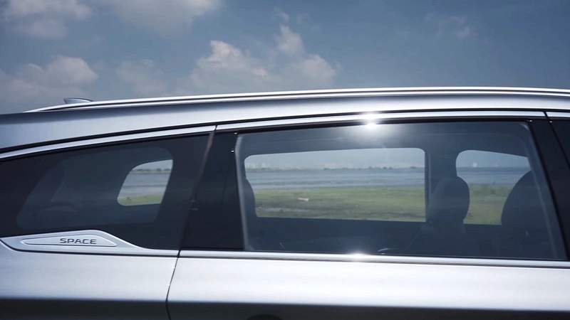 BYD eMAX 7