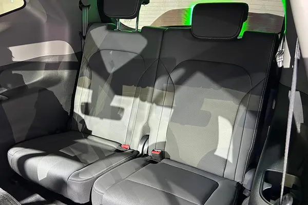 It is only available in a seven-seat configuration.
