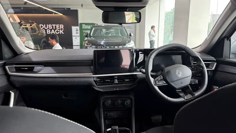 Evolution front cabin and dashboard