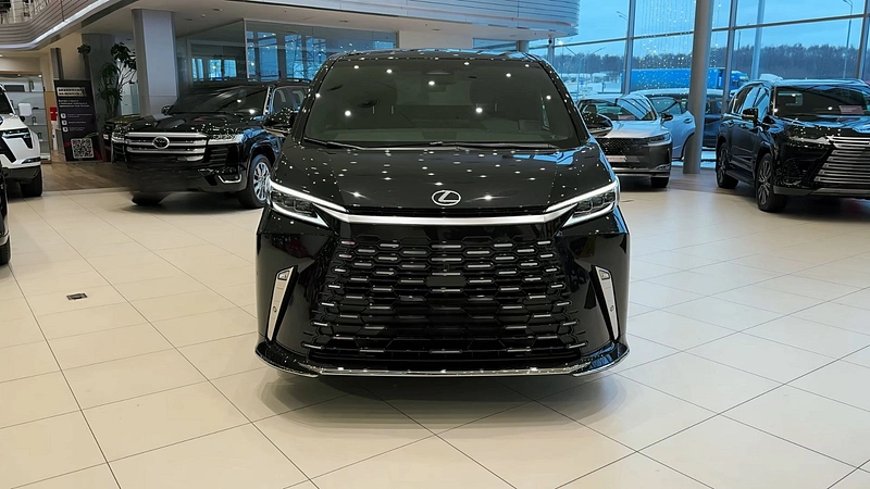 Lexus LM