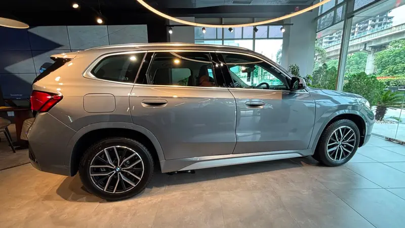 BMW X1 LWB
