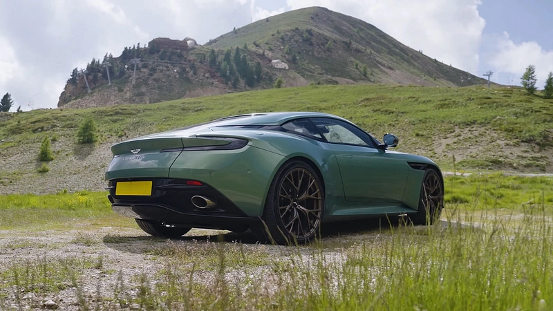 Aston Martin DB12