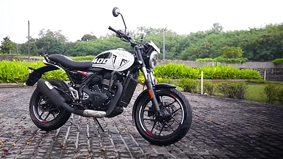 Triumph Speed T4