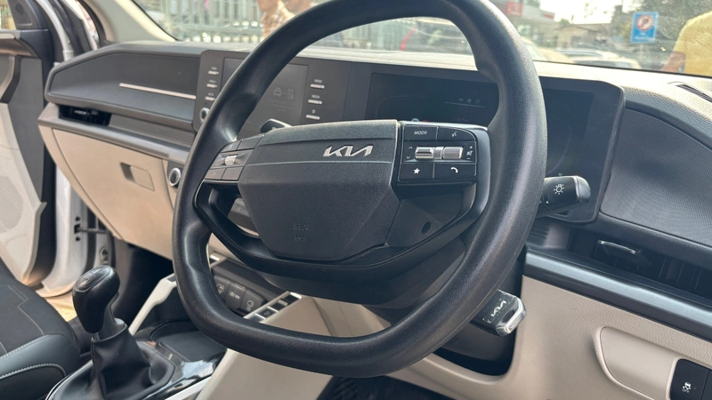 Kia Carens Clavis