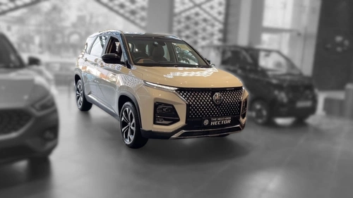 MG Hector Plus Image