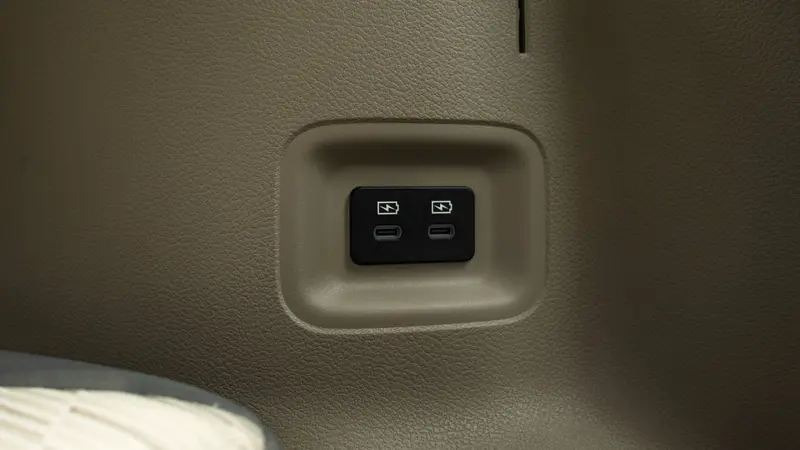 rear USB charging ports