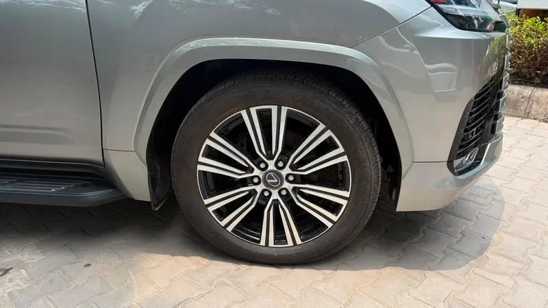 22-inch forged alloy wheel