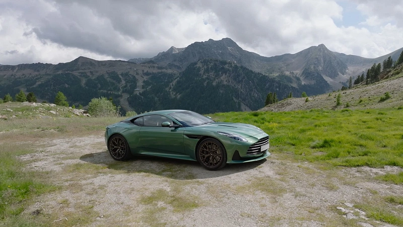 Aston Martin DB12