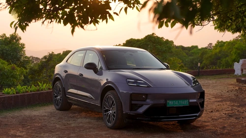 Porsche Macan EV Image
