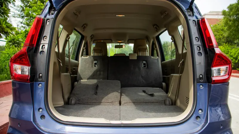 boot with rear seats folded