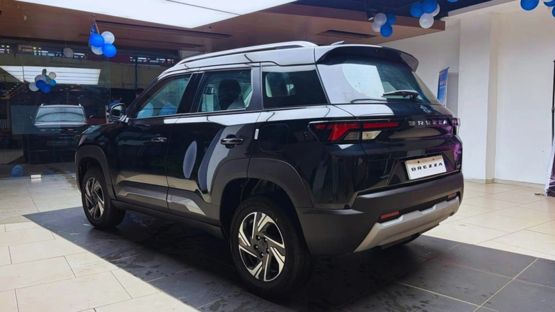 Maruti Suzuki Brezza Rear three quarter view (alternate angle)