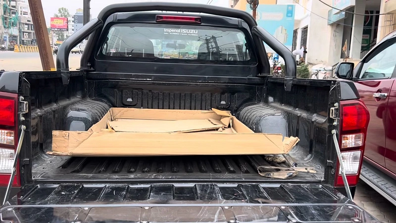 Isuzu S-CAB
