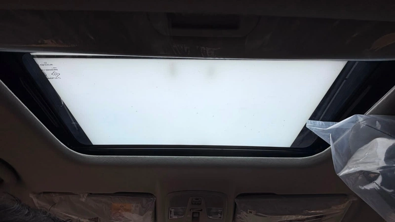 Maruti Suzuki Brezza Electric sunroof