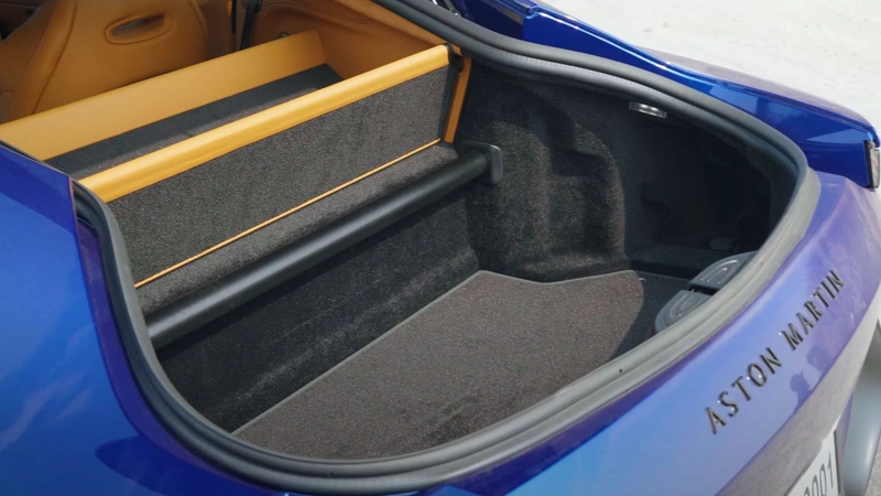 Aston Martin Vantage