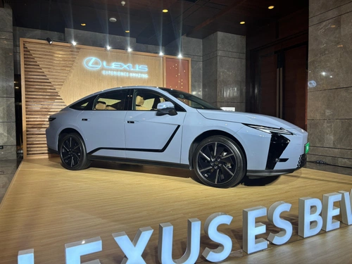Lexus ES New Generation Image