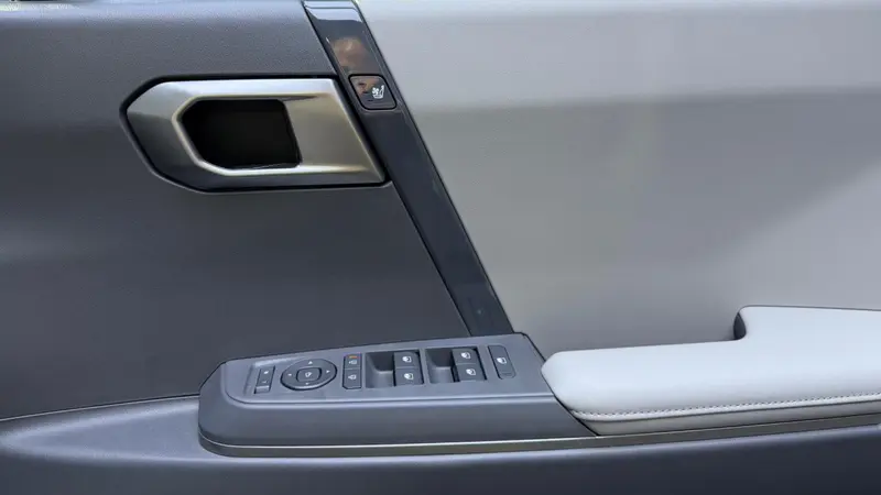Driver Door Power Window & Mirror Controls