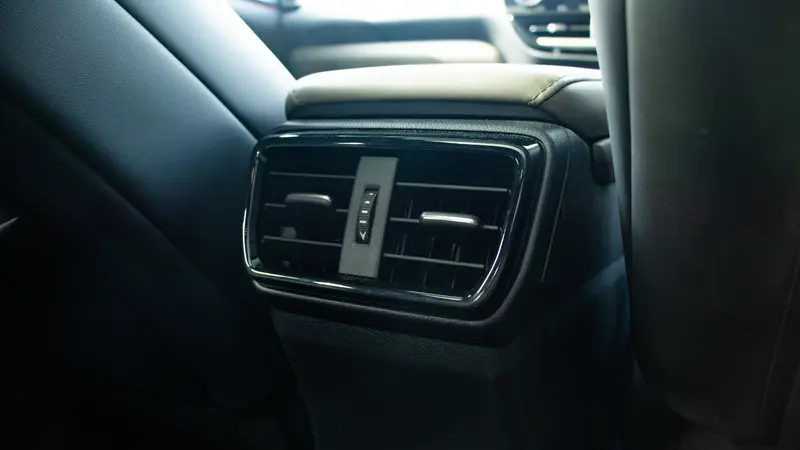 350h AWD Rear AC vents