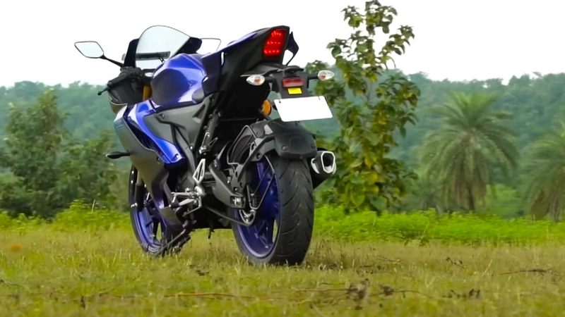 Yamaha R15 V4