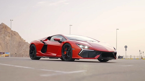Lamborghini Revuelto Image