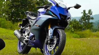 Yamaha R15 V4