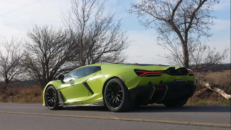 Lamborghini Revuelto