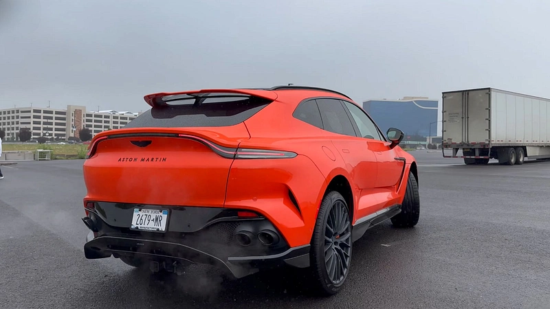 Aston Martin DBX