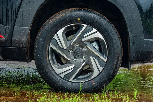 The new Brezza gets an updated alloy wheel design.