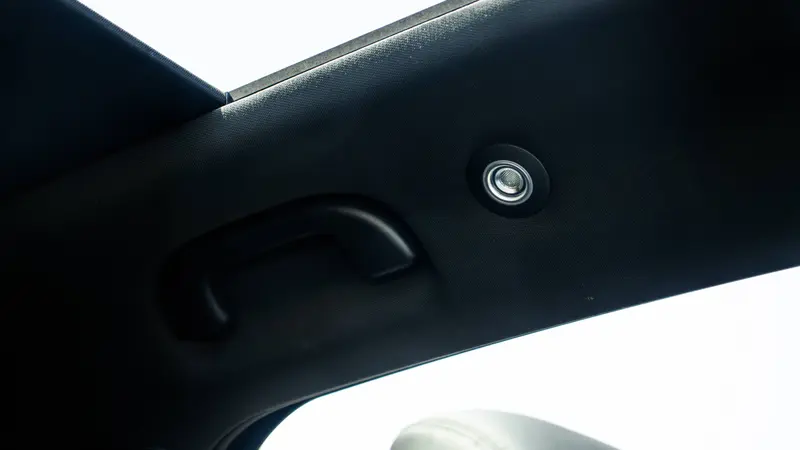 Front sunvisor with vanity mirror and lighting