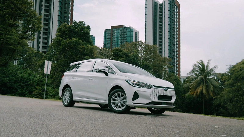BYD E6