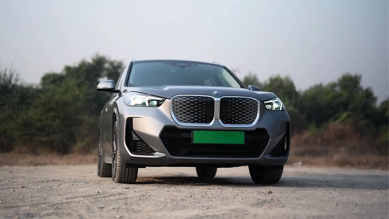 BMW iX1 LWB