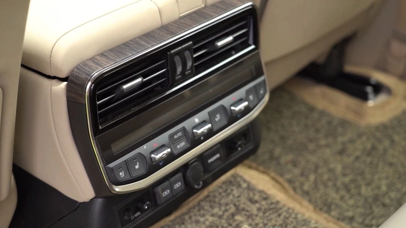 Toyota Land Cruiser 300