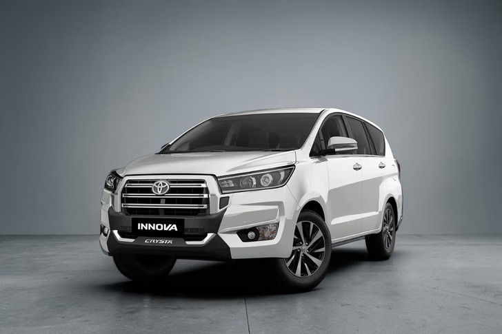 ライブ写真「7」 Toyota innova-crysta-2023-2026 Price, Images, Mileage, Reviews