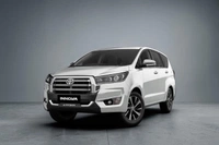 Toyota innova-crysta-2023-2026